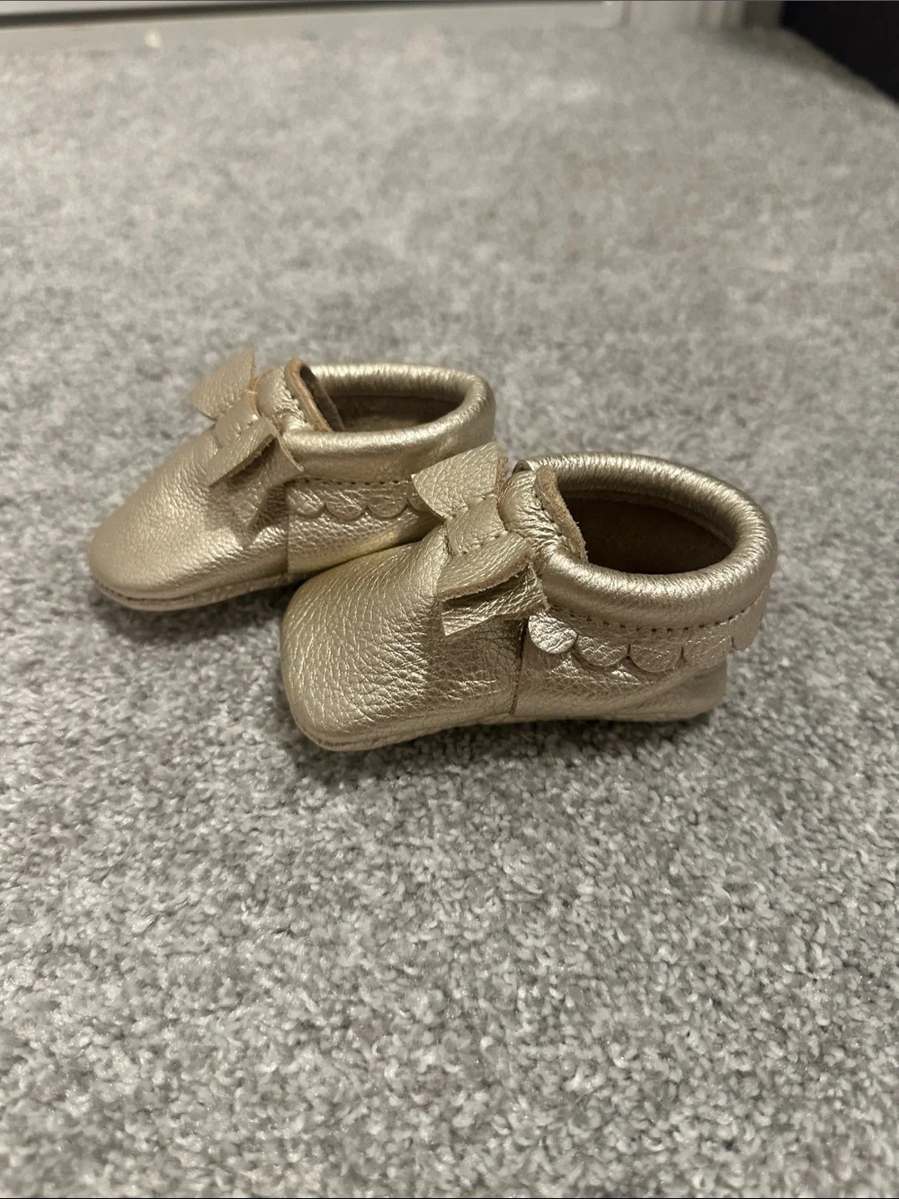 NWOT Freshly Picked Gold Bow Baby Moccasins